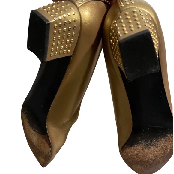 Stuart Weitzman Vintage Gold Leather Kitten Heel Pump Studded Size 10 - Picture 3 of 13